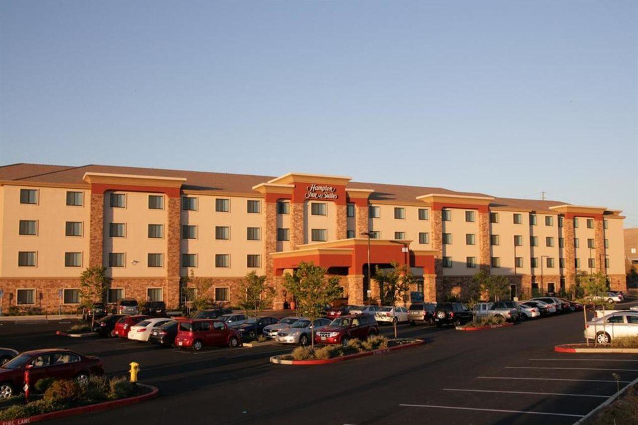 Hampton & Hotel Folsom