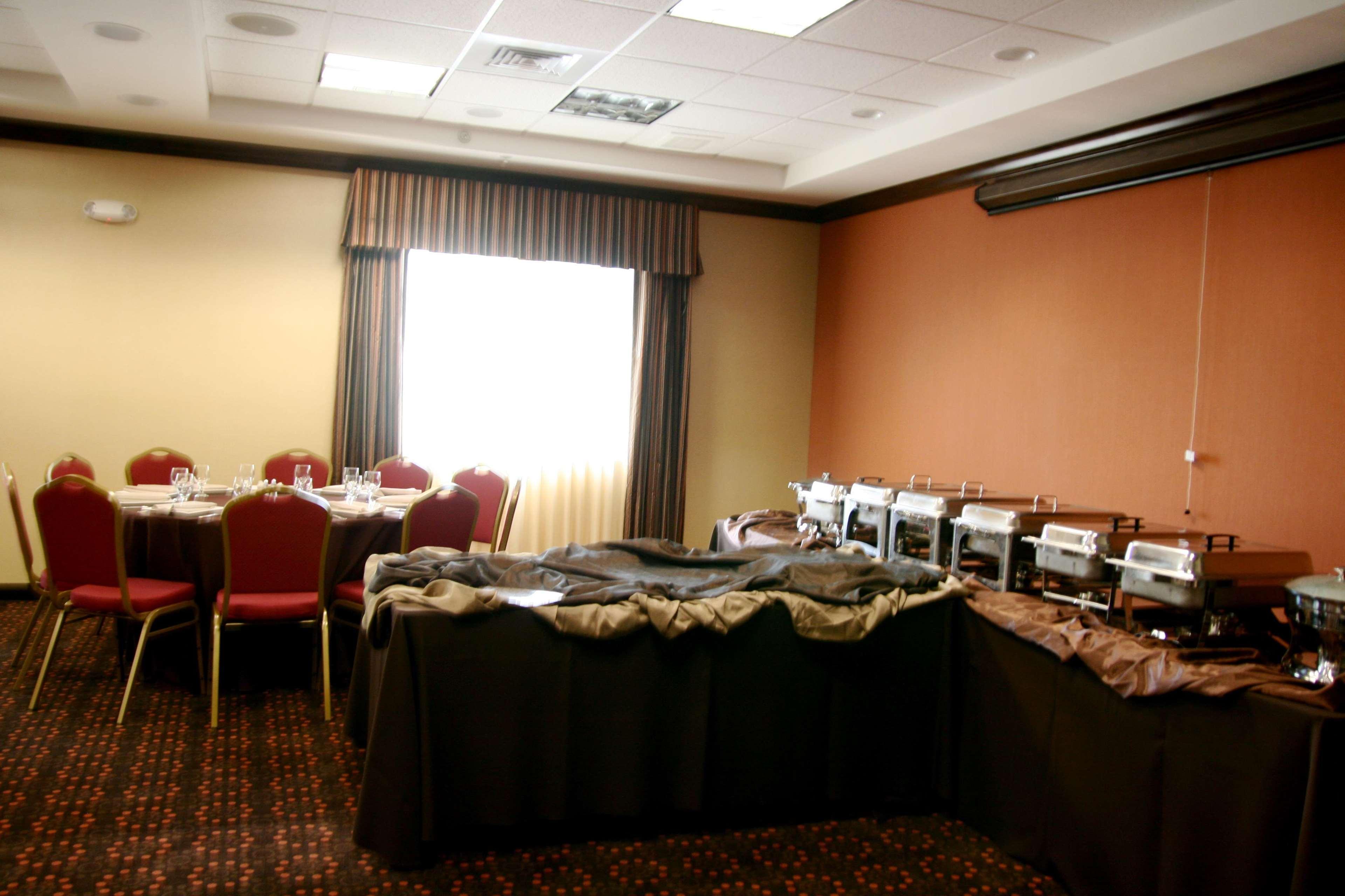 Hampton & Hotel 3*