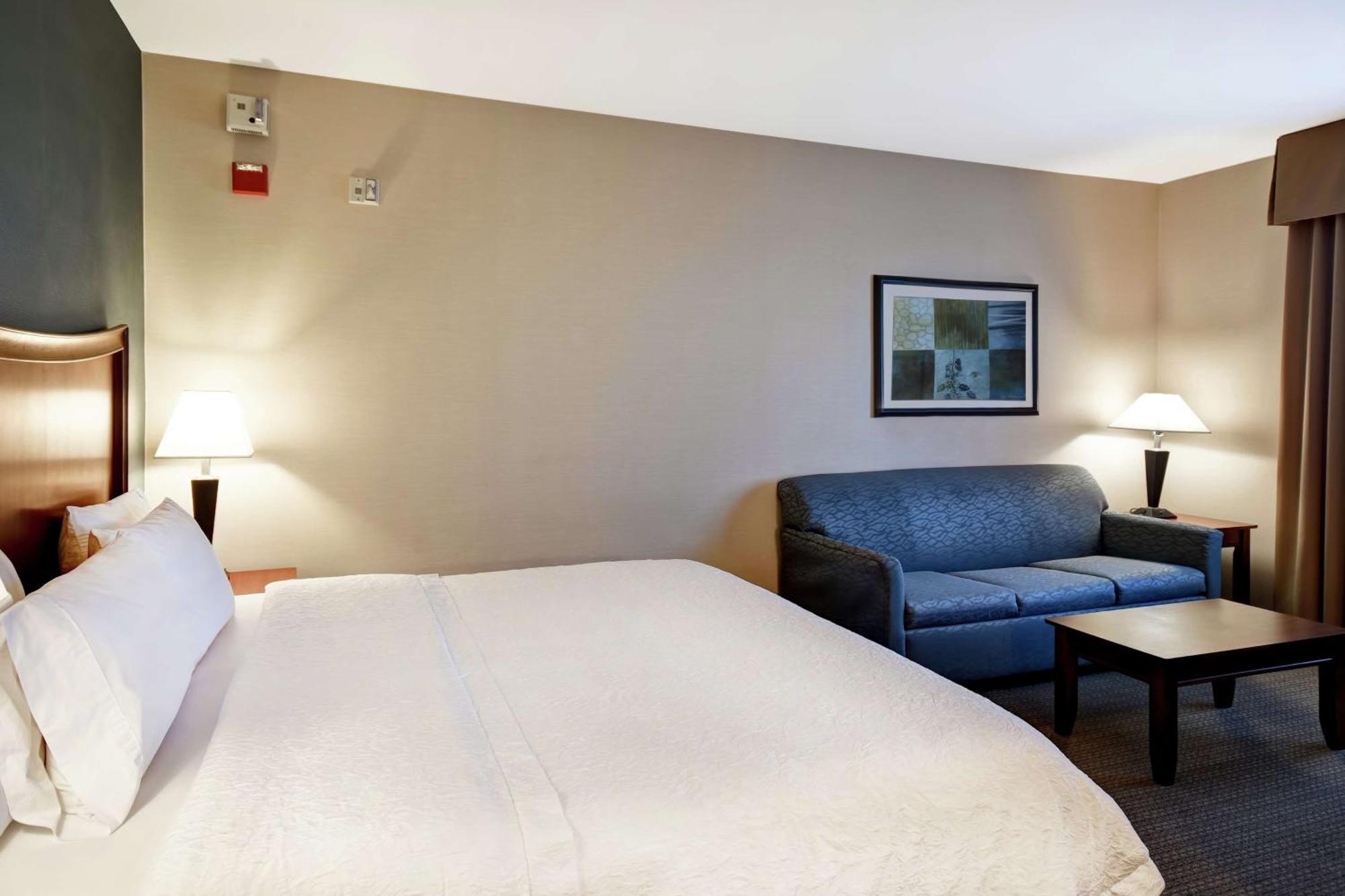Hampton & Hotel Folsom